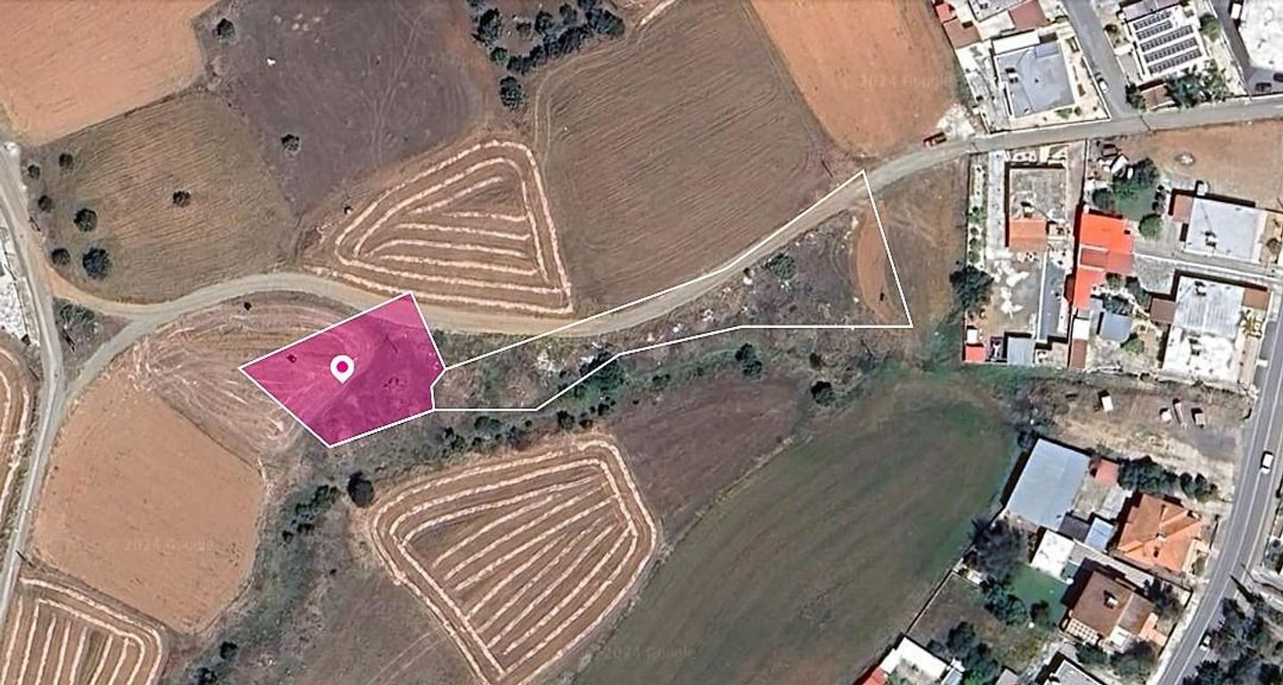 Distributed Share of a residential field in Palaiometocho, Nicosia photo 2