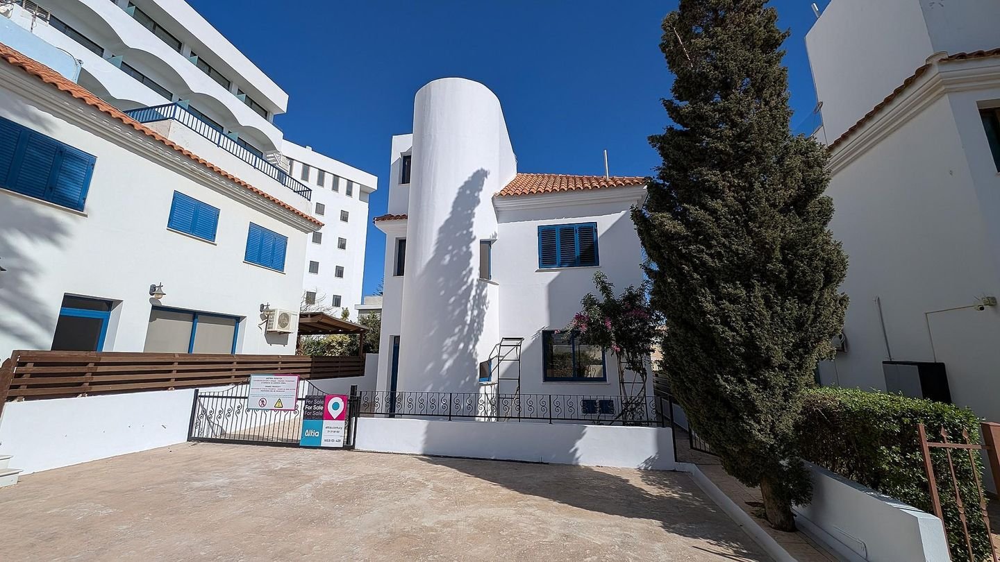 Steps from the beach - Detached Coastal House in Paralimni, Ammochostos photo 5