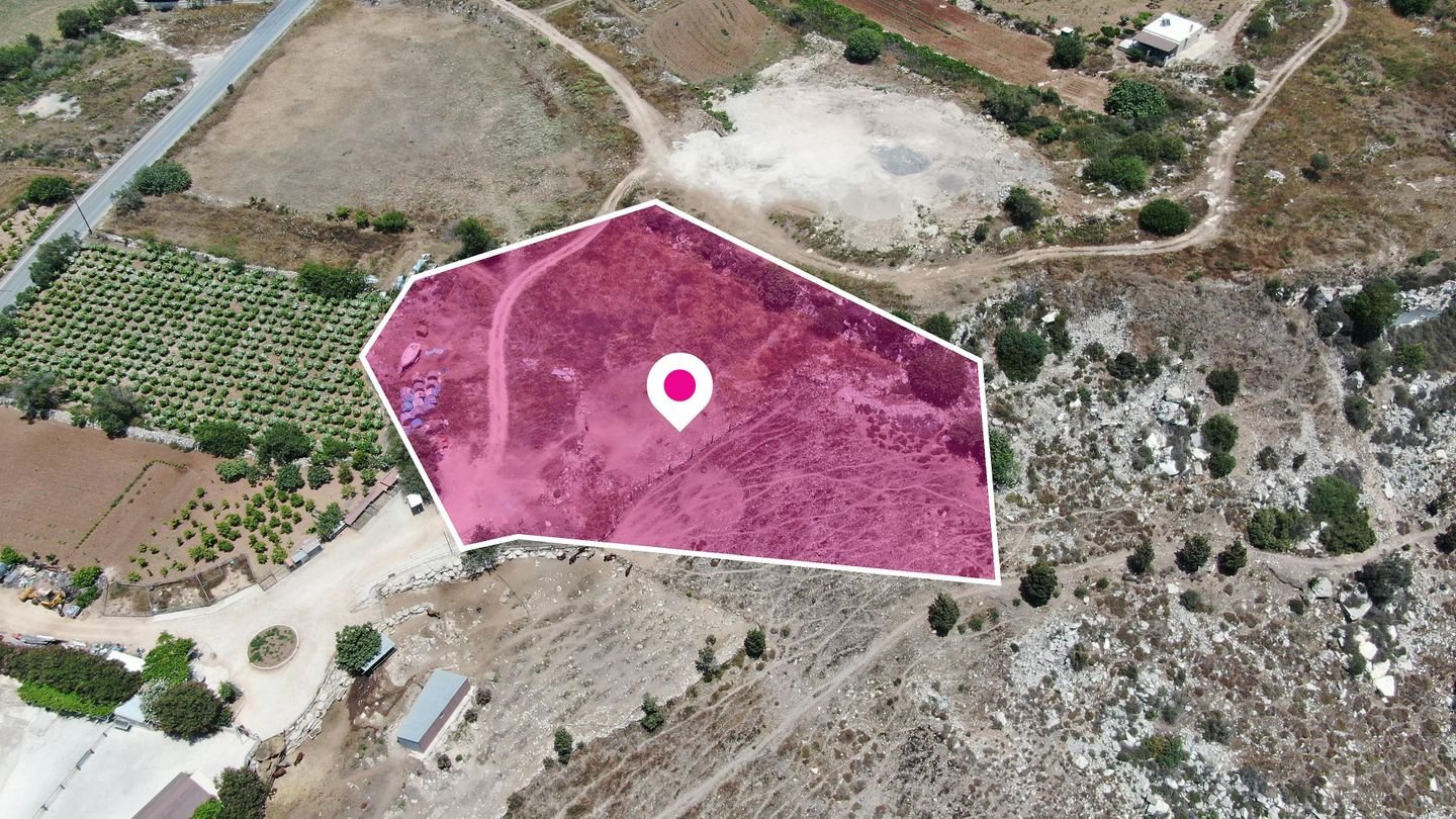 Mixed Residential/Special Protection zoned Field in Kathikas, Paphos photo 4