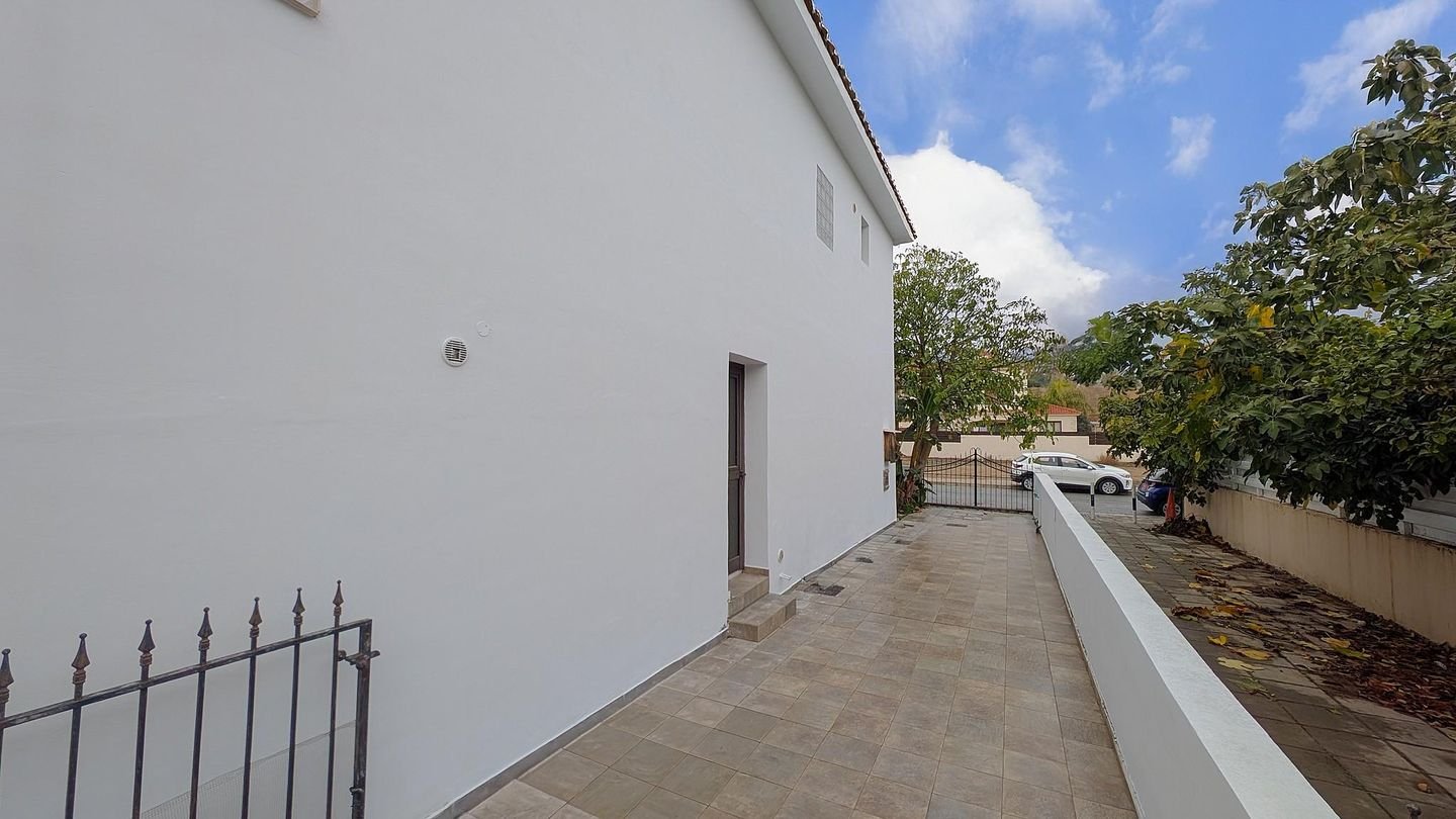 Elegant 3-bedroom semi-detached house in Engomi, Nicosia photo 29