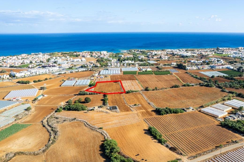 Shared residential field in Paralimni, Famagusta photo 1