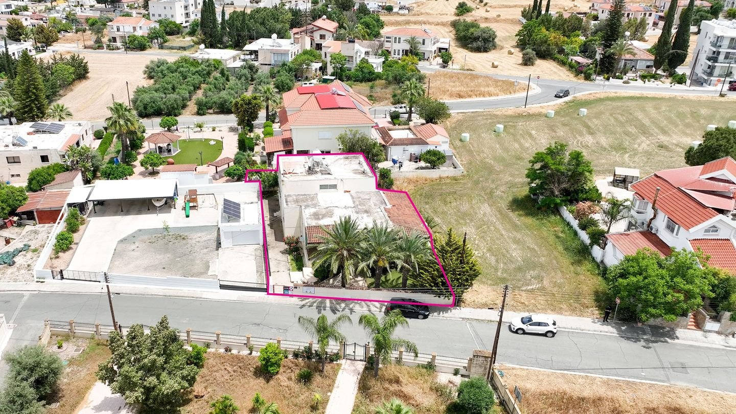 Three-Bedroom House in Dali, Nicosia