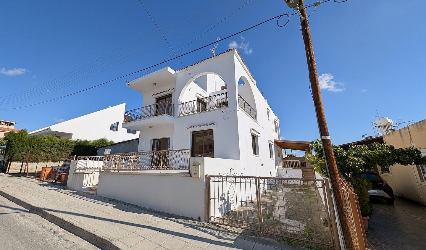 Spacious Detached Family Home in Prime Agios Athanasios, Limassol photo 6