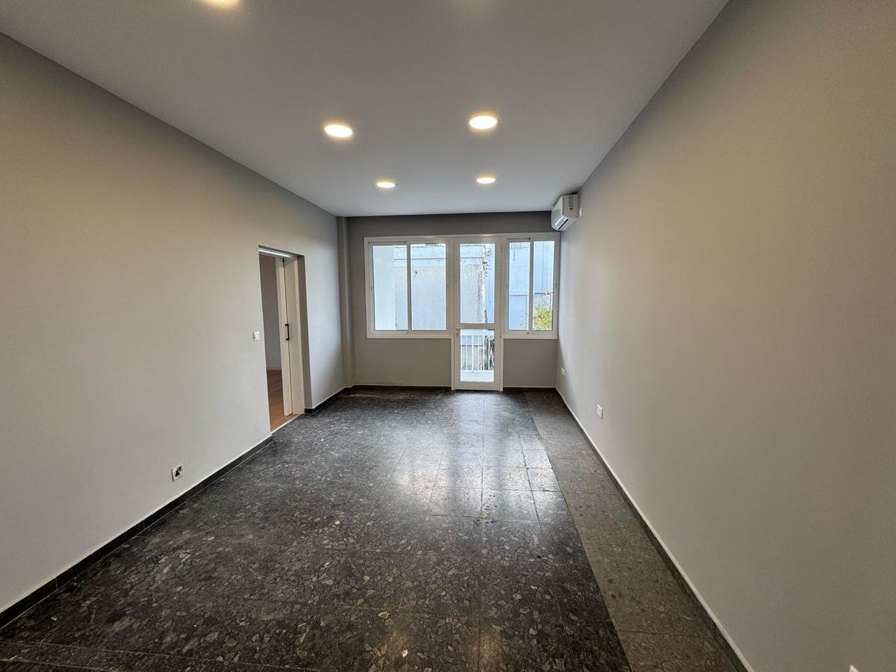 Fully renovated Office in Agios Georgios, Limassol photo 12