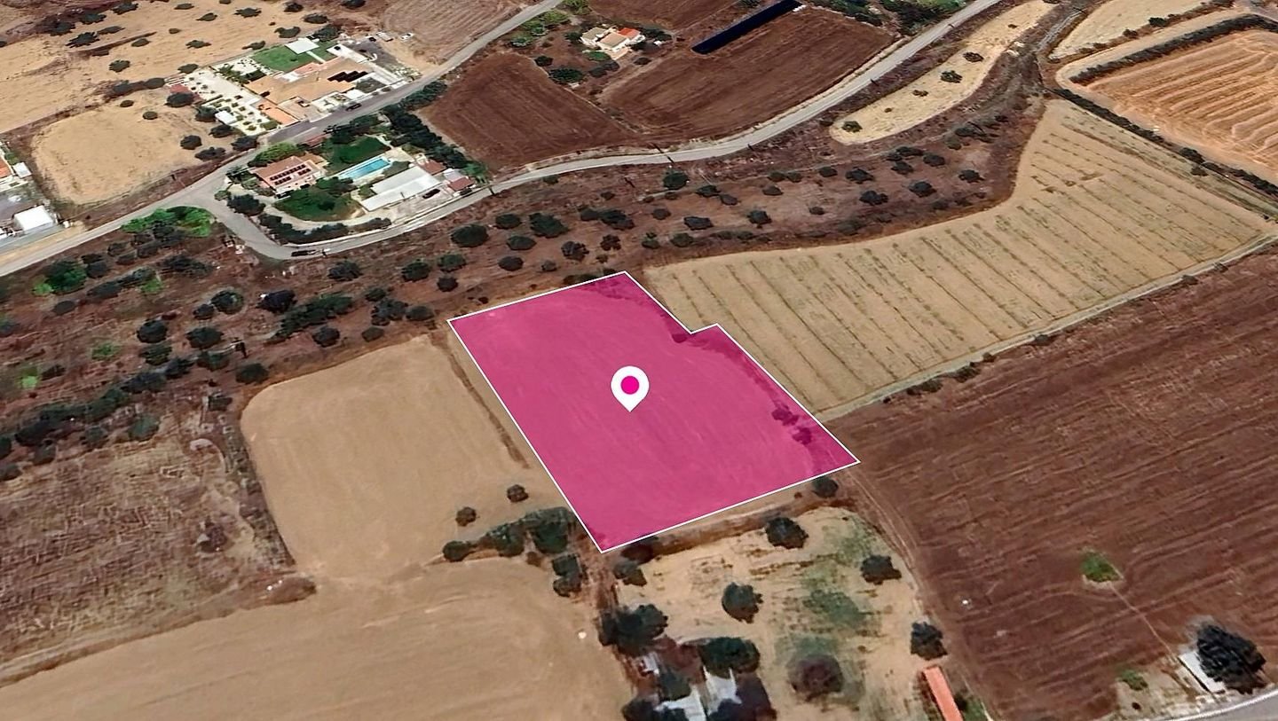 Residential field in Pera, Nicosia photo 2
