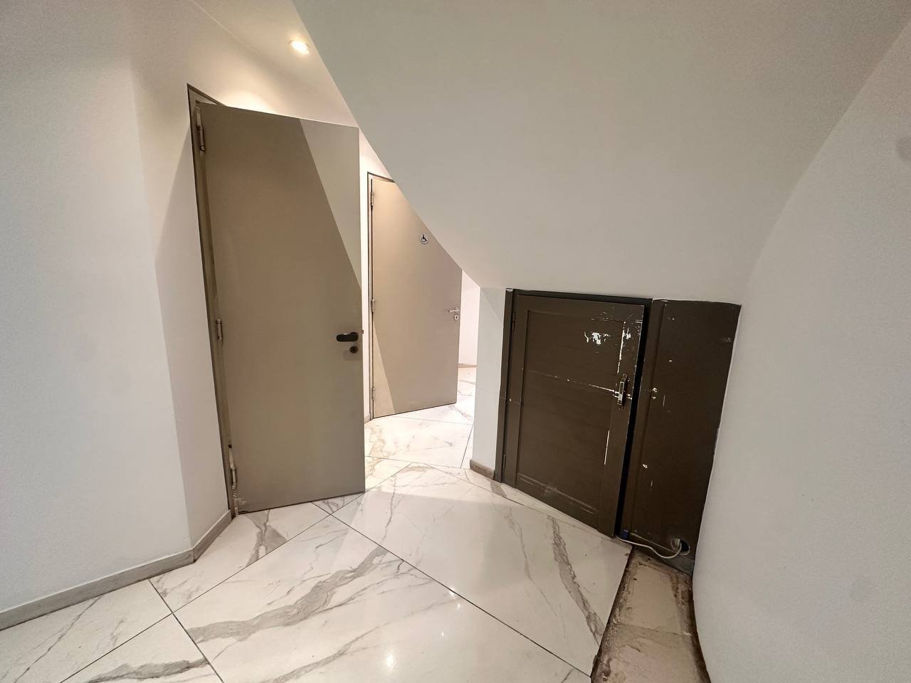 Commercial space for office in Agia Zoni, Limassol photo 21