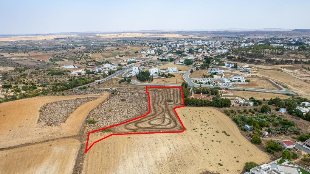 Shared residential field in Geri, Nicosia photo 2