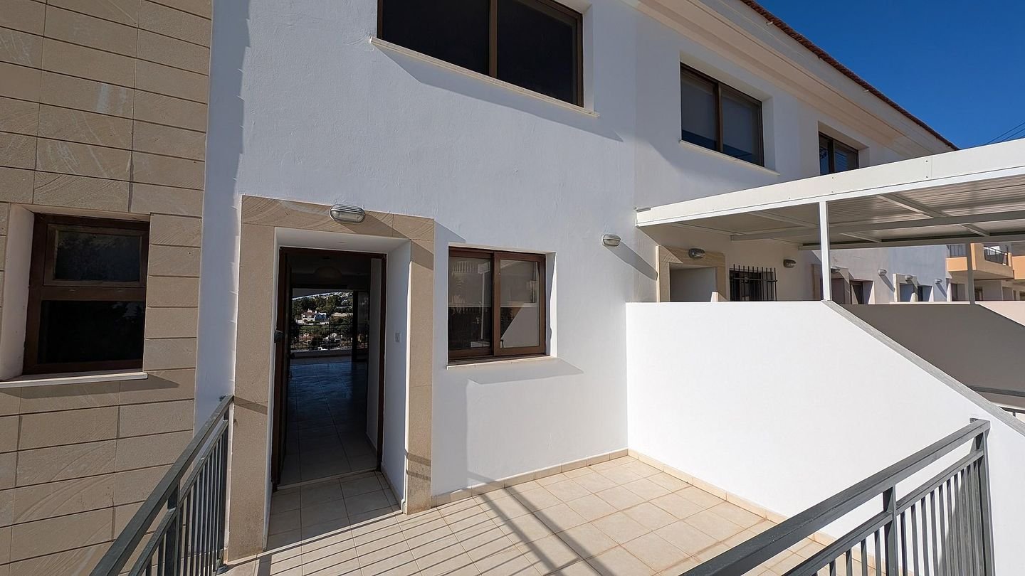 Two-Storey 2-Bedroom Apartment in Tala, Paphos photo 7