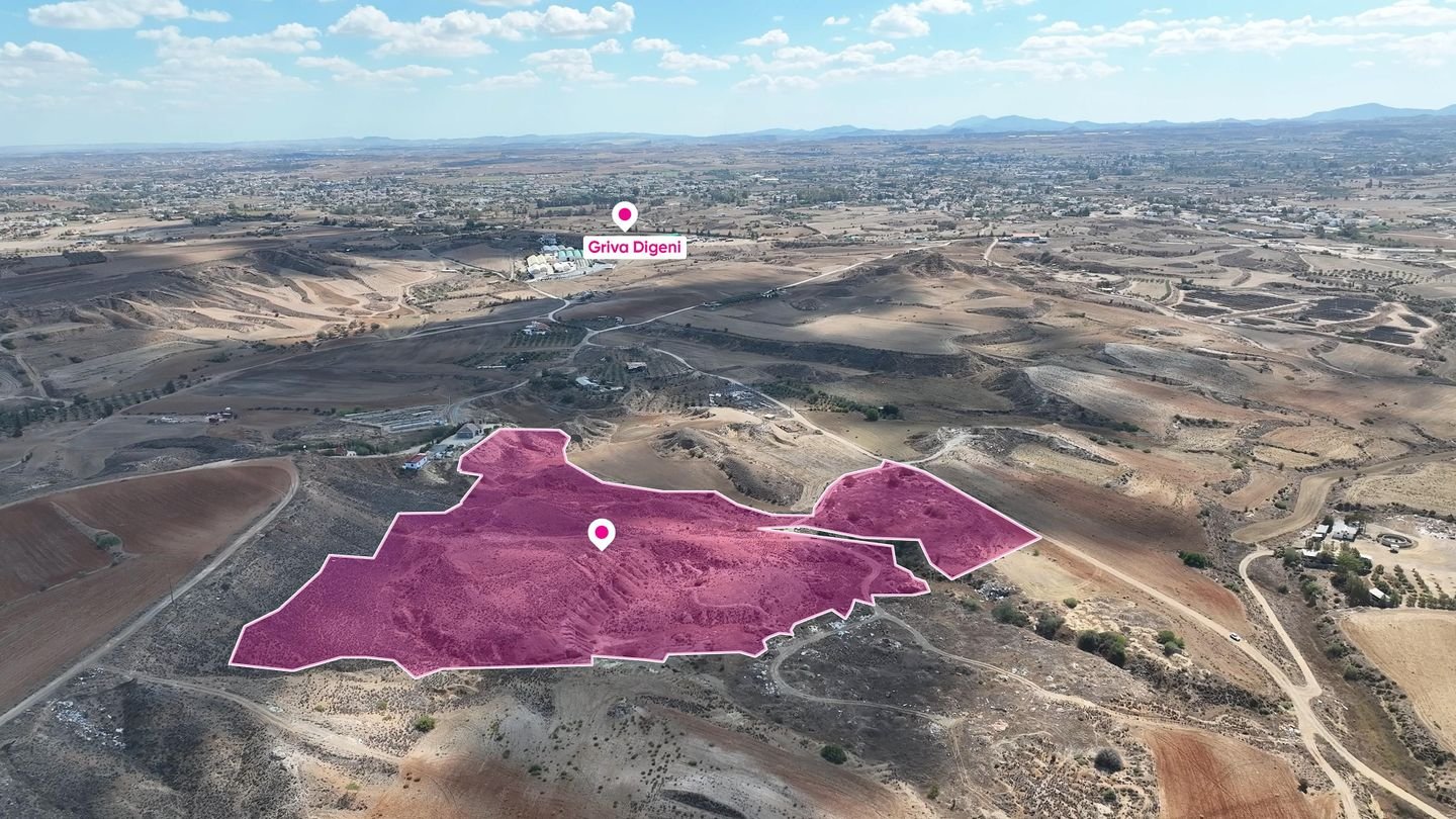 Large Agricultural field in Pano Deftera, Nicosia photo 2