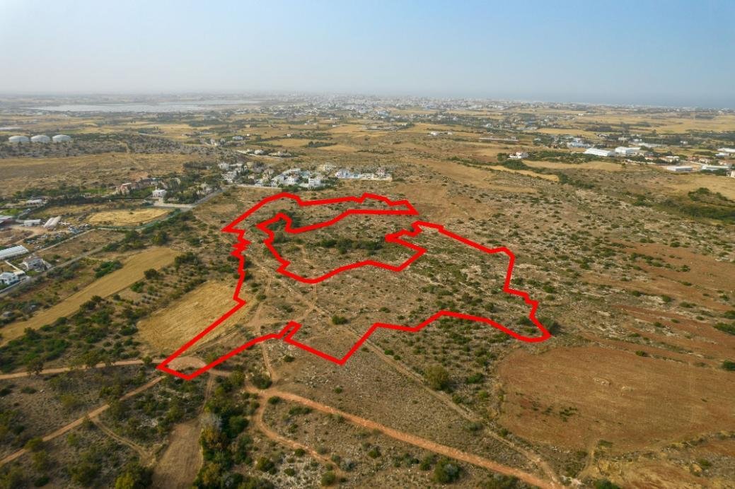 Shared agricultural field in Paralimni, Famagusta photo 2