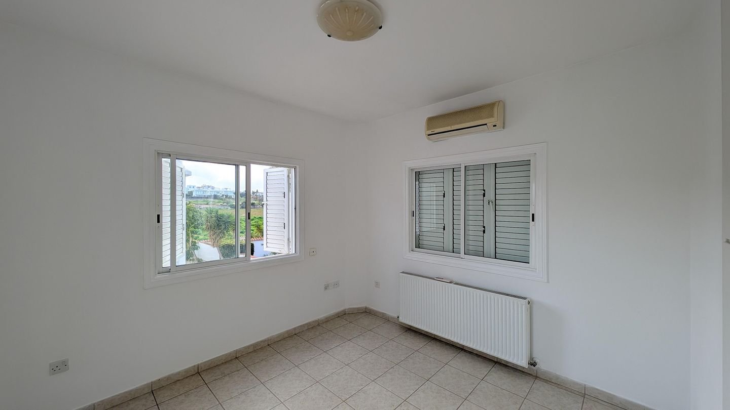 Coastal Living: 3-Bedroom House in Paralimni, Ammochostos photo 22