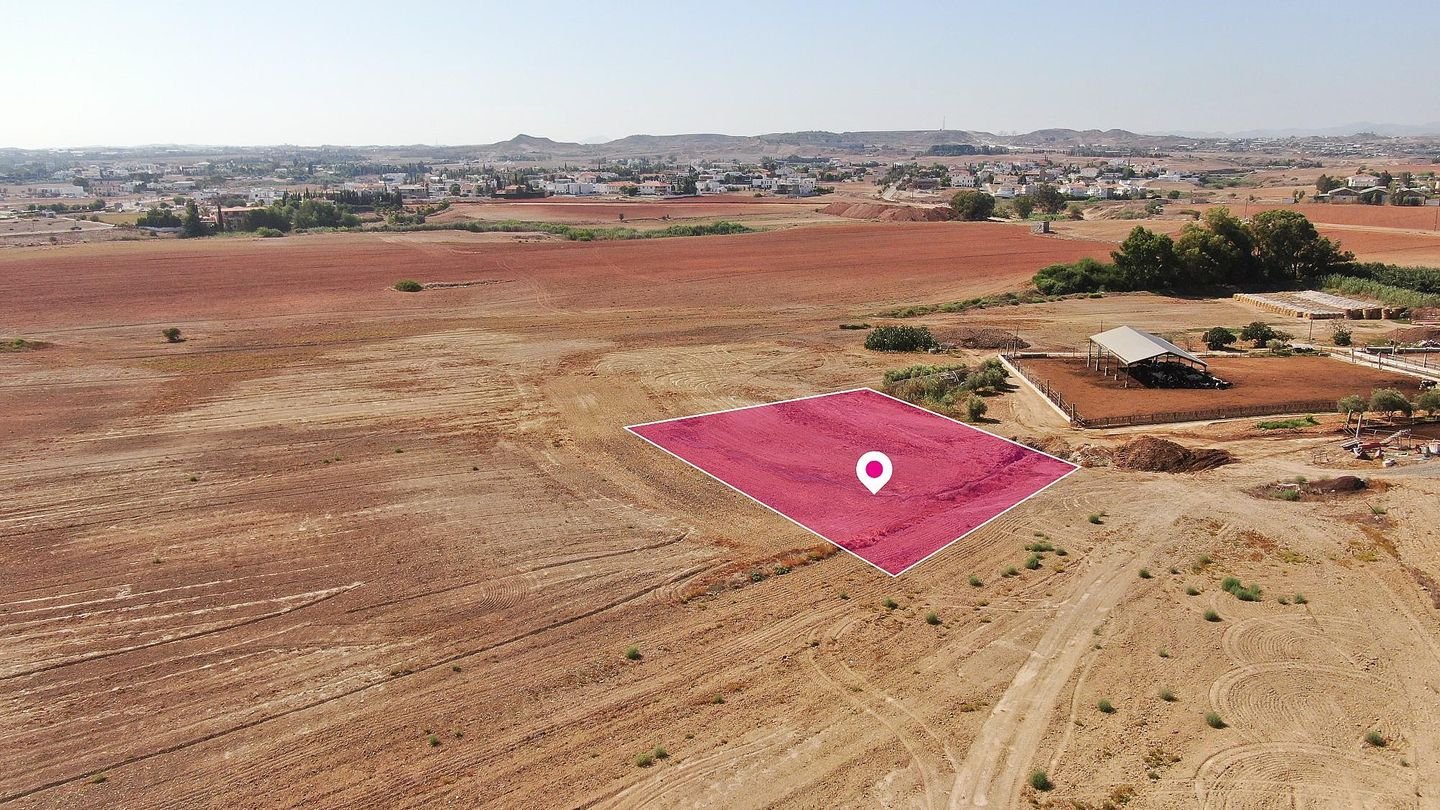Share of Residential Field in Strovolos, Nicosia photo 2