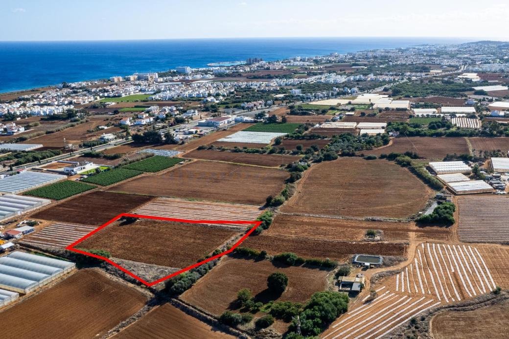 Shared residential field in Paralimni, Famagusta photo 2