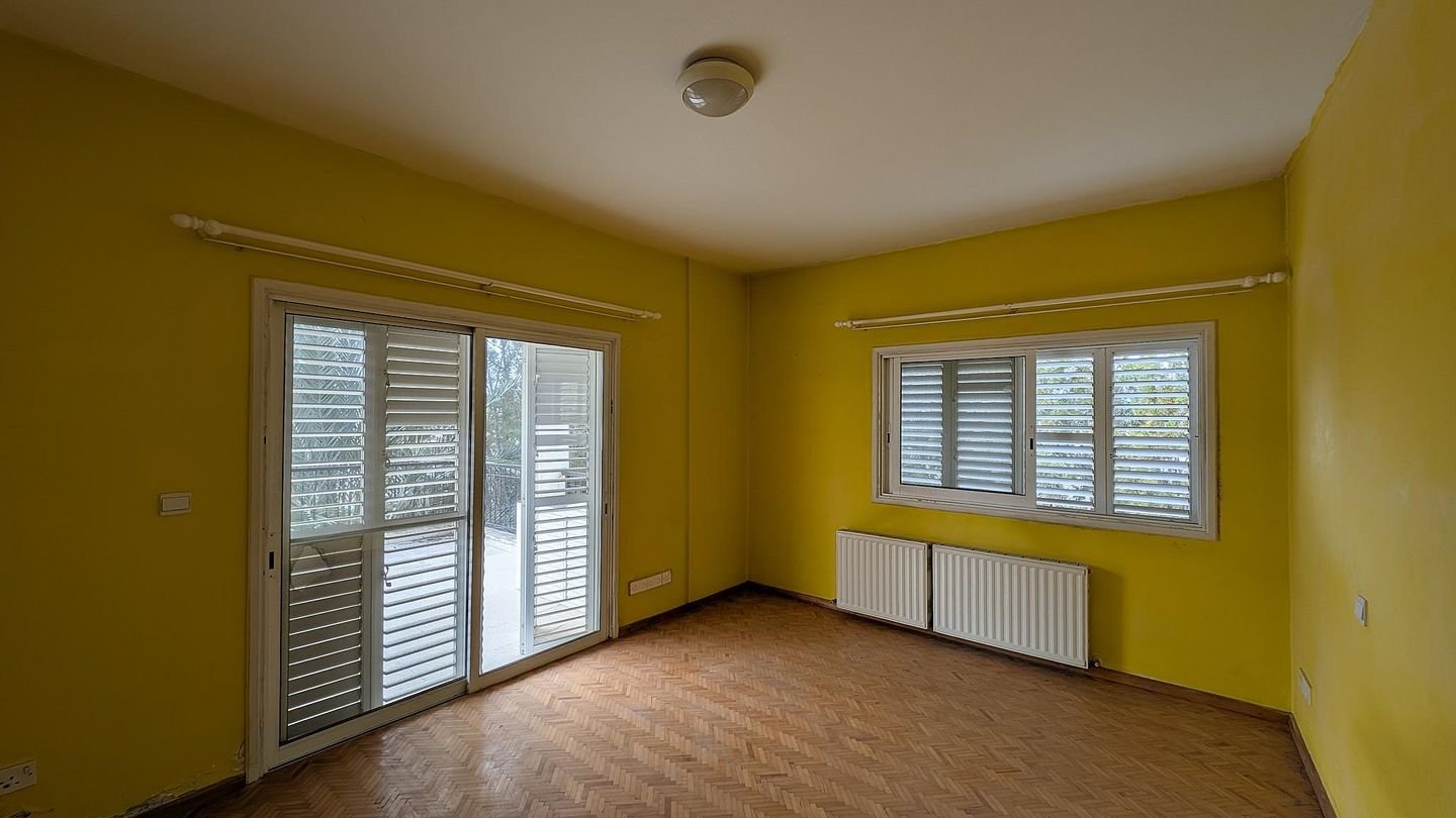 4-Bedroom Detached Villa with Pool & Loft in Egkomi, Nicosia photo 29