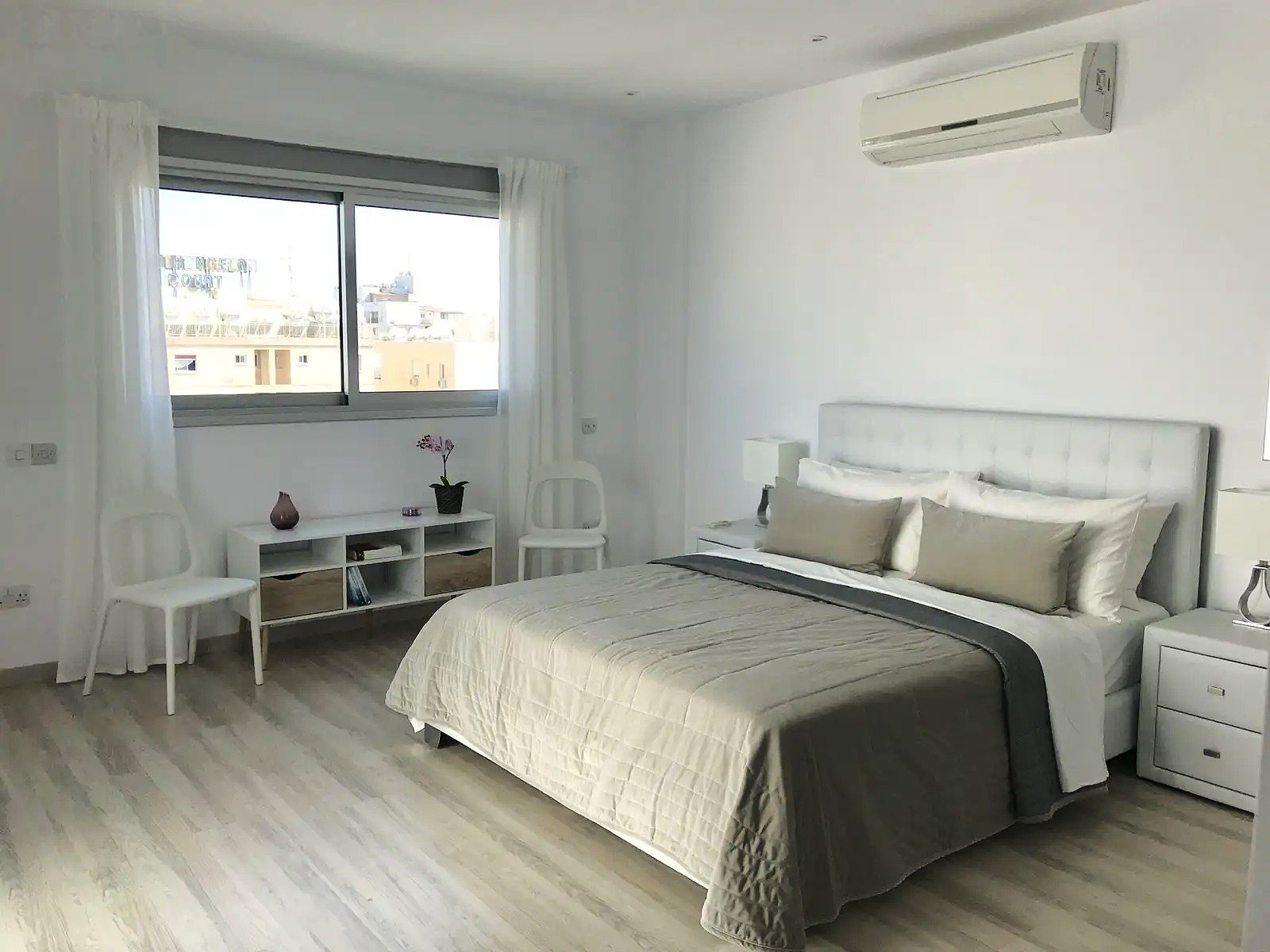 4 BR Penthouse in Neapolis, Limassol photo 3