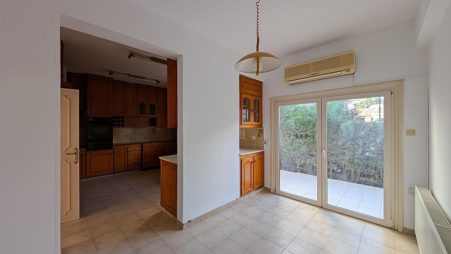 Three storey building in Agios Nikolaos, Larnaca photo 15