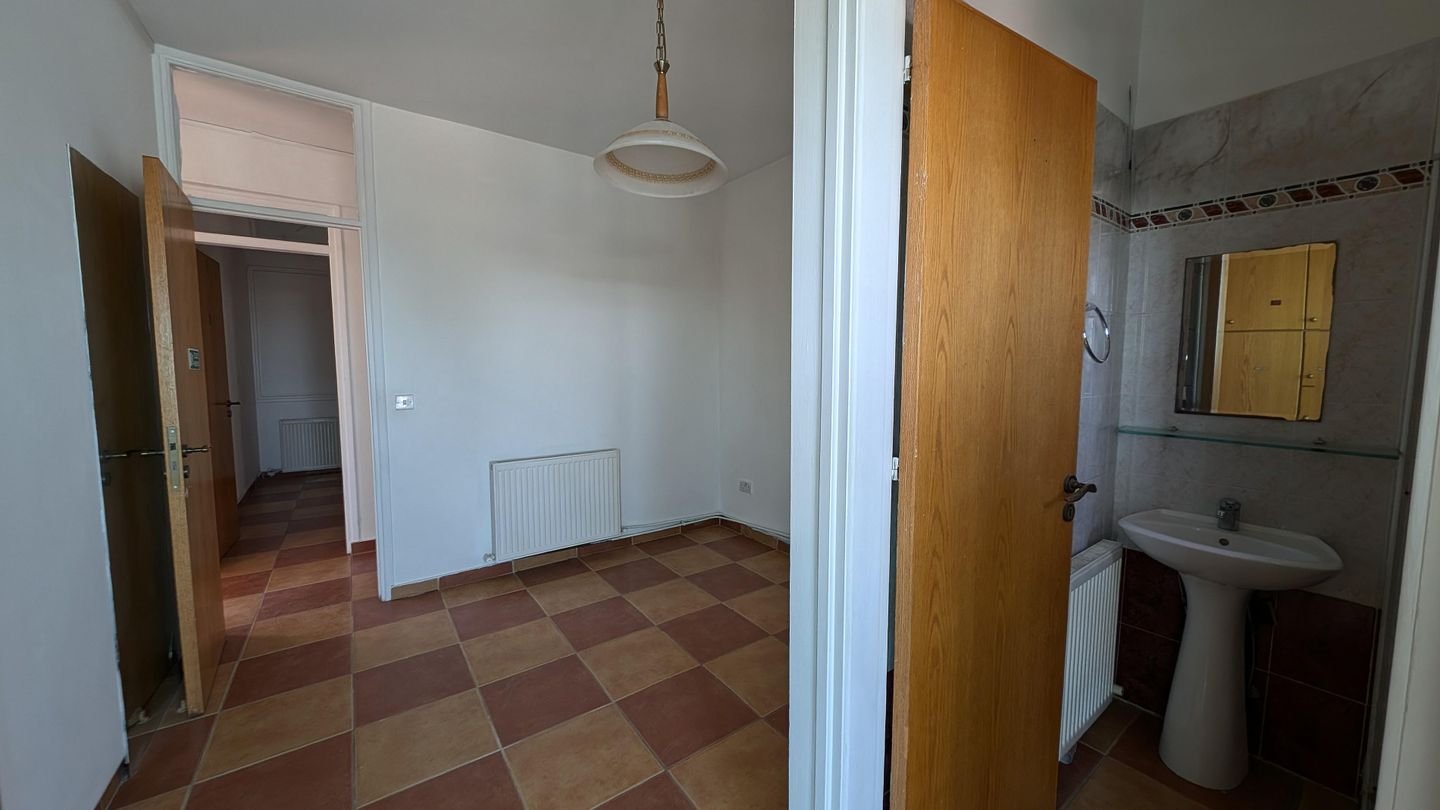 Three-storey building, located in Kaimakli, Nicosia photo 24