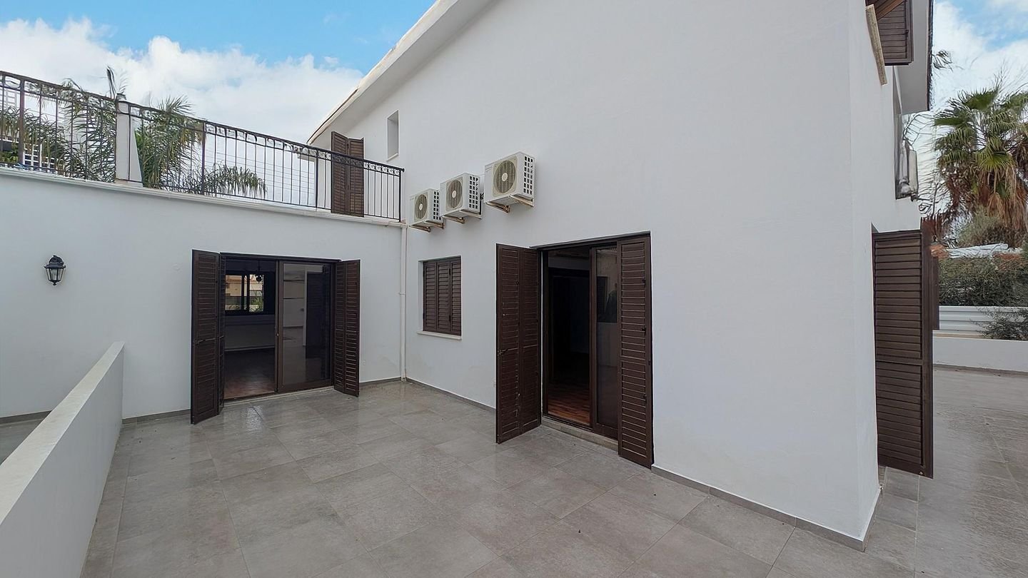 Elegant 3-bedroom semi-detached house in Engomi, Nicosia photo 31