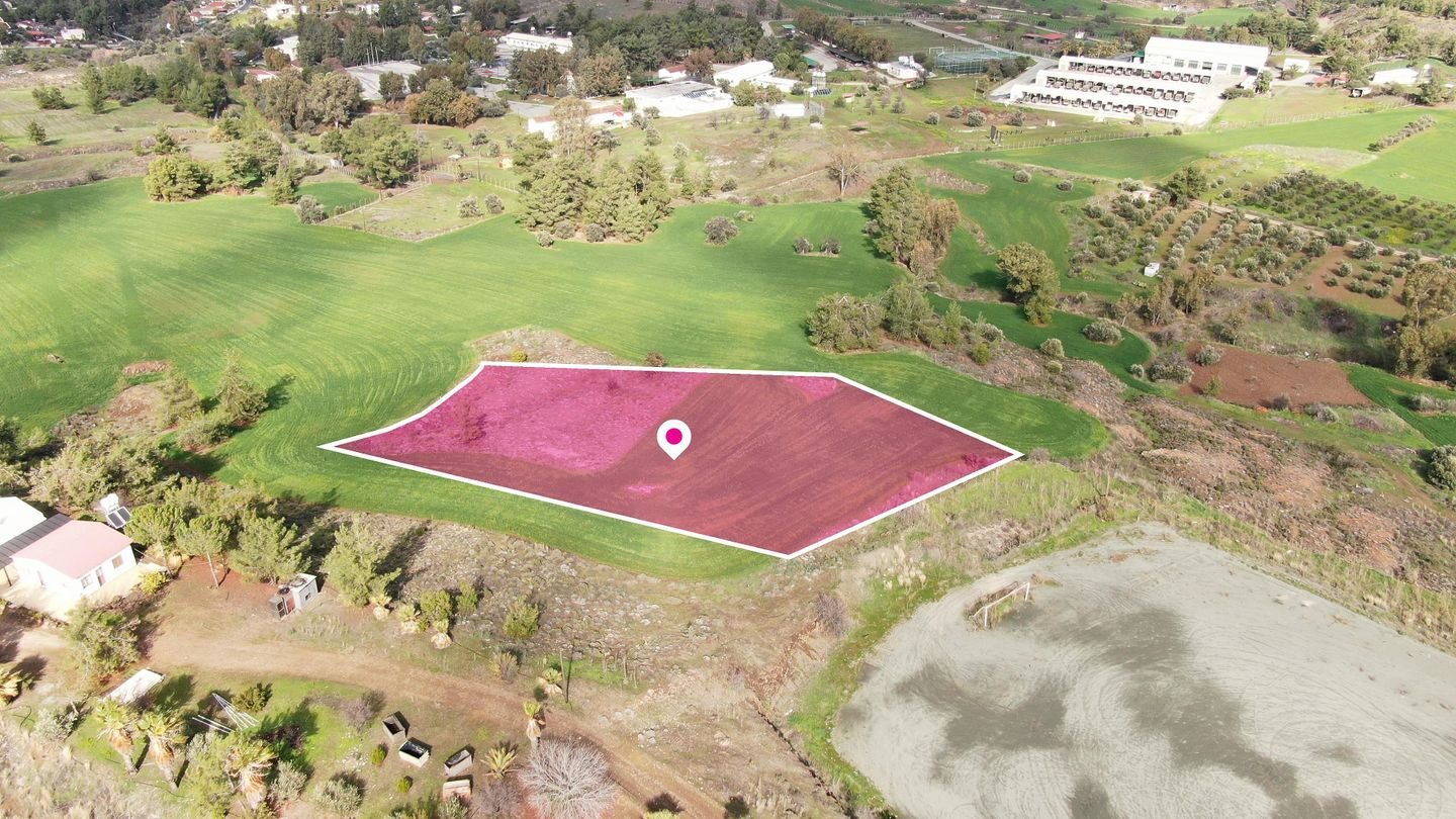 Residential field in Klirou, Nicosia photo 3