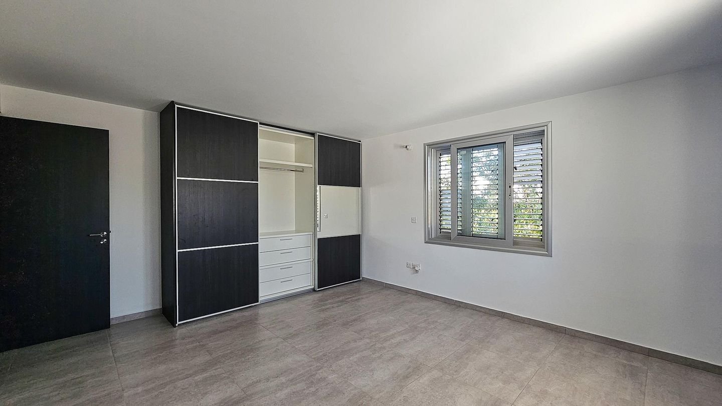 Charming Metallic-Frame Detached Home with Attic – Peristerona, Nicosia photo 14