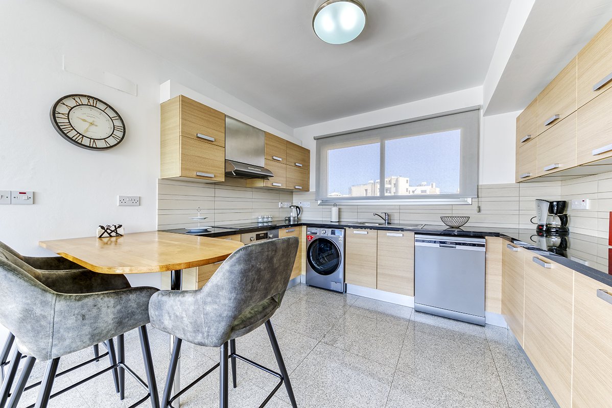 2 BR Apartment in Mesa Geitonia, Limassol photo 6