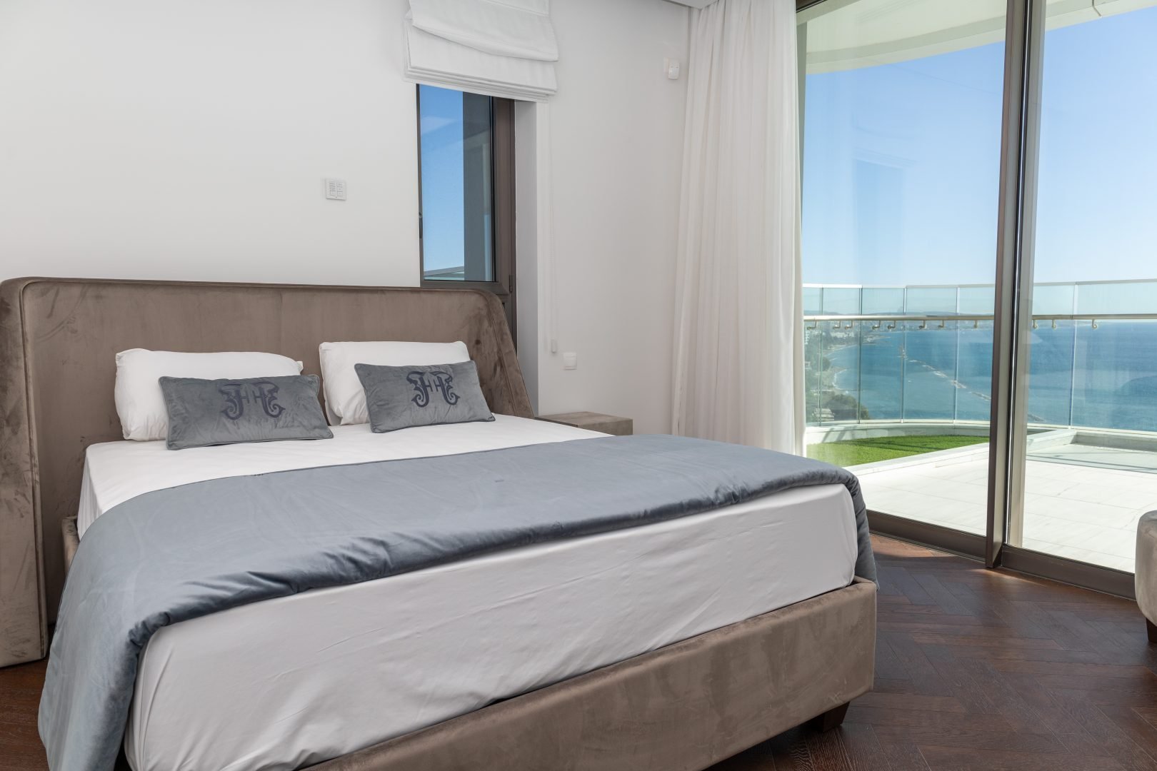 5 BR Penthouse in Germasogeia, Limassol photo 8