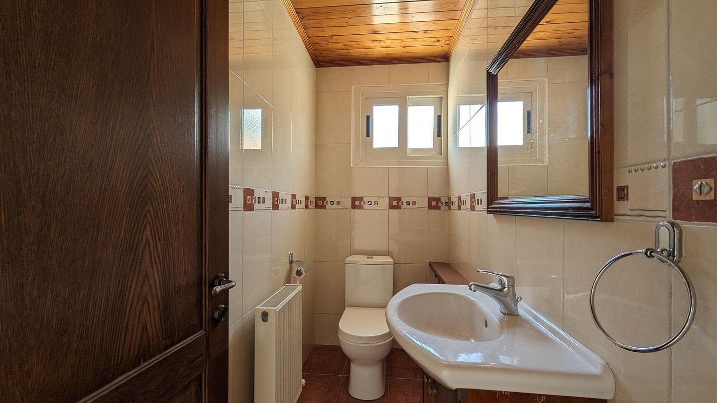 Four bedroom house with attic, in Lakatamia, Nicosia. photo 33