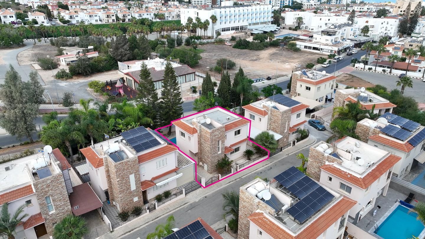 Coastal 3-Bedroom Villa with Private Pool in Paralimni, Famagusta photo 2