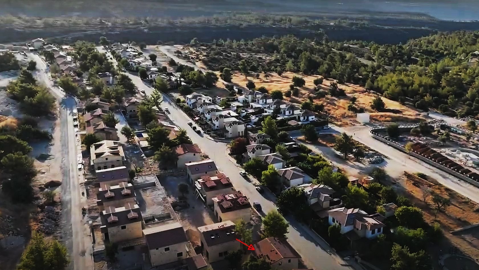 4 BR House in Souni photo 3