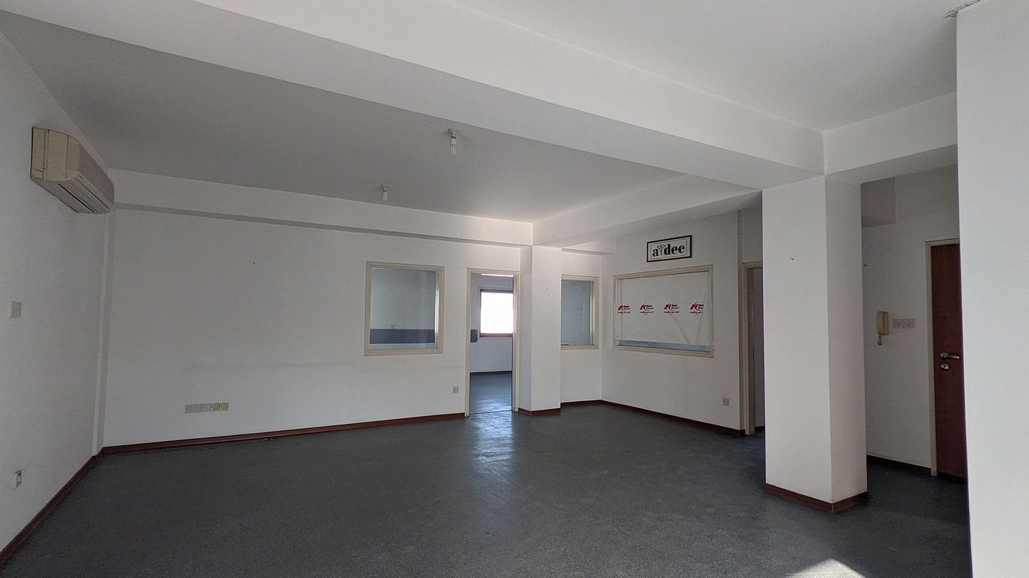 Whole Floor Office Unit in Larnakos Avenue, Nicosia photo 10