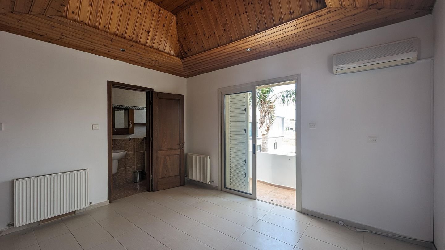 Four bedroom house with attic, in Lakatamia, Nicosia. photo 28