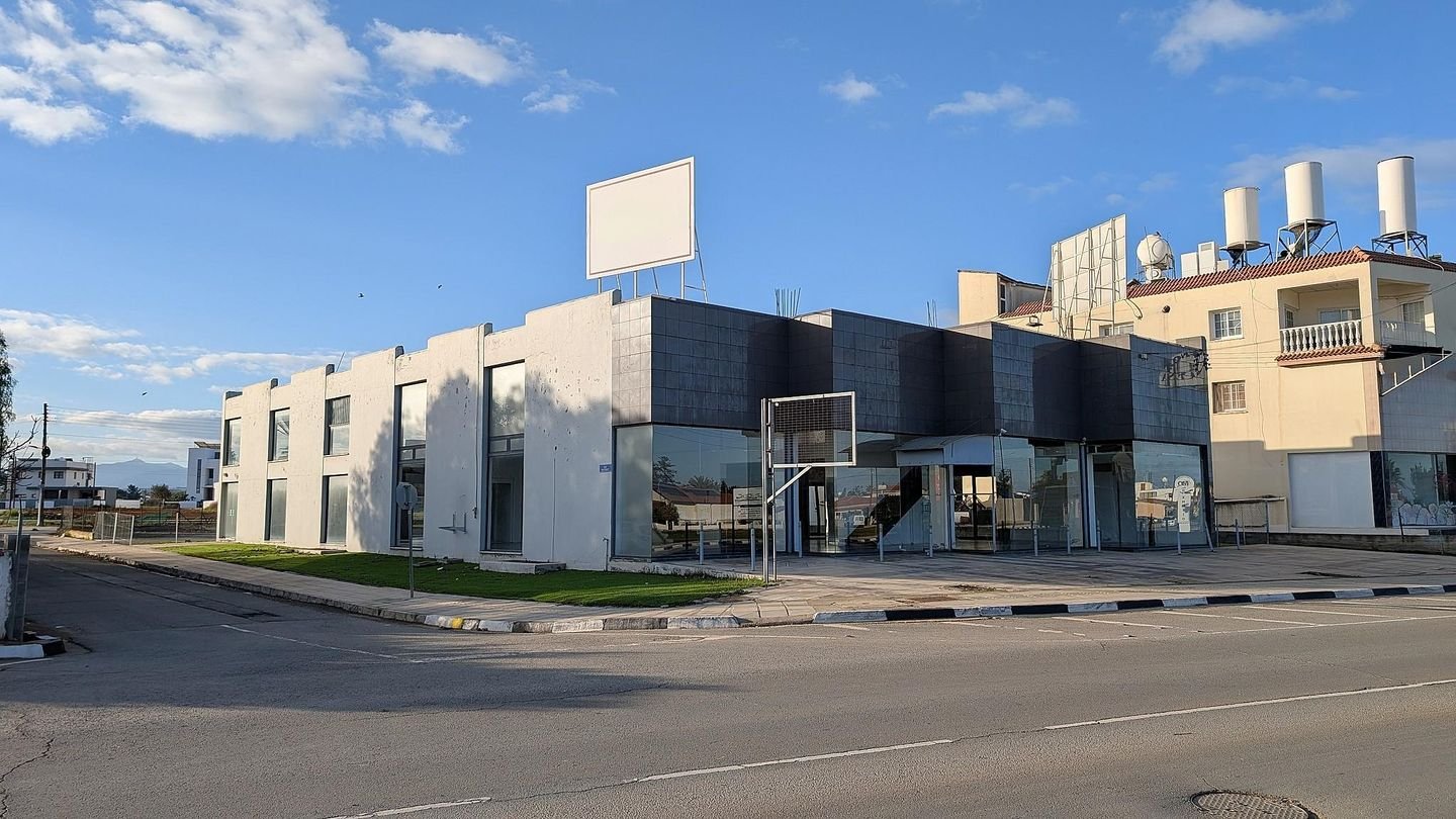 Commercial building in Kokkinotrimithia, Nicosia photo 7