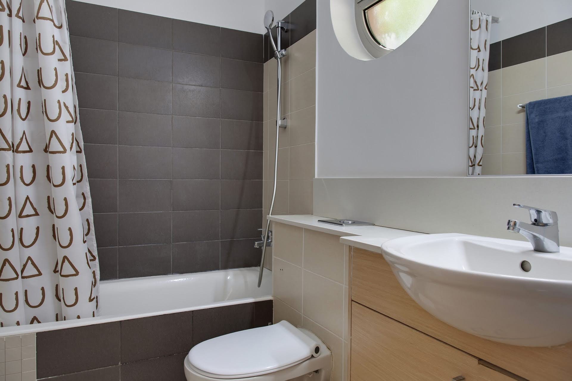 3 BR Villa in Agios Tychonas, Limassol photo 13