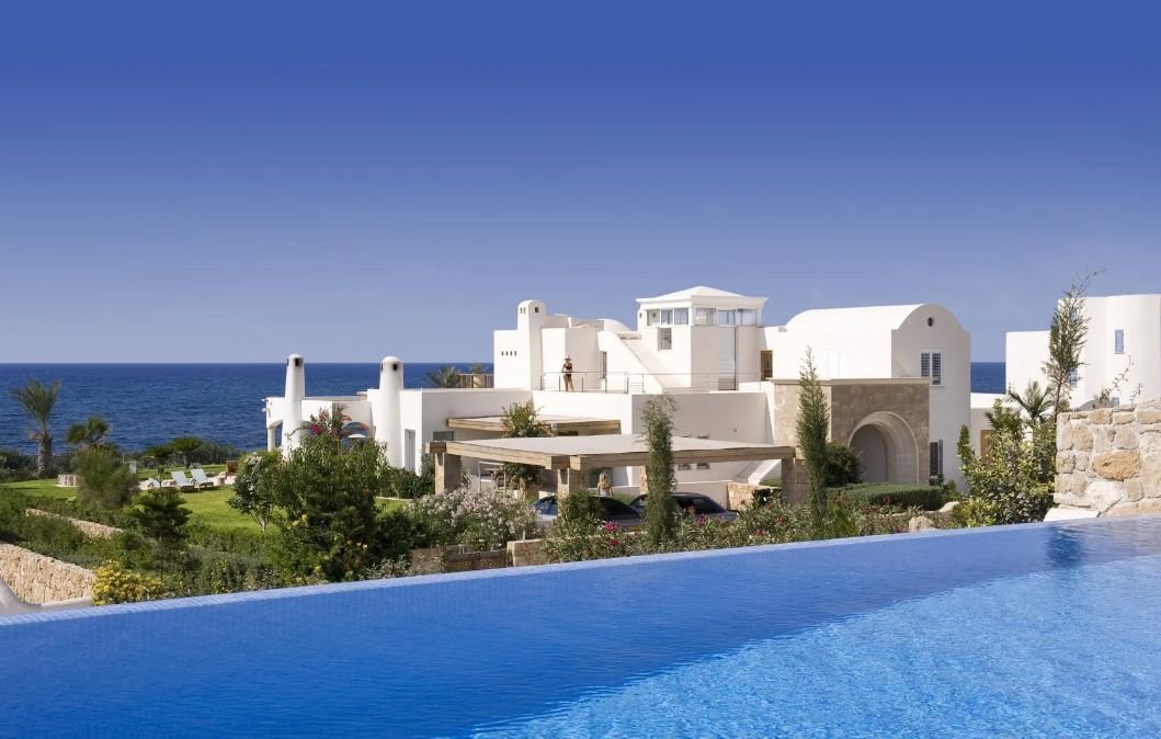 4 BR Villa in Chloraka photo 6