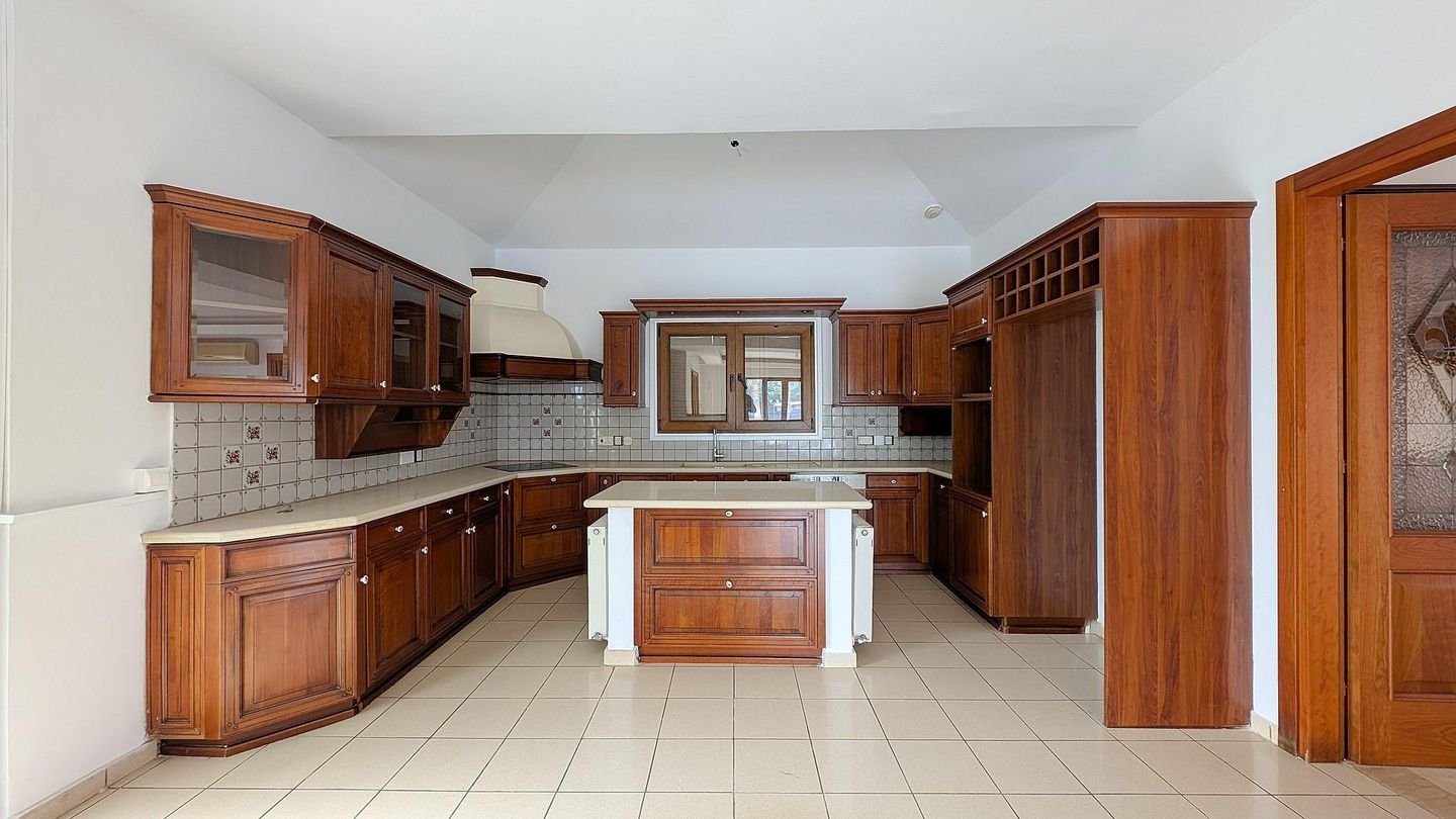 Luxurious Mansion in Agios Georgios, Latsia, Nicosia photo 20