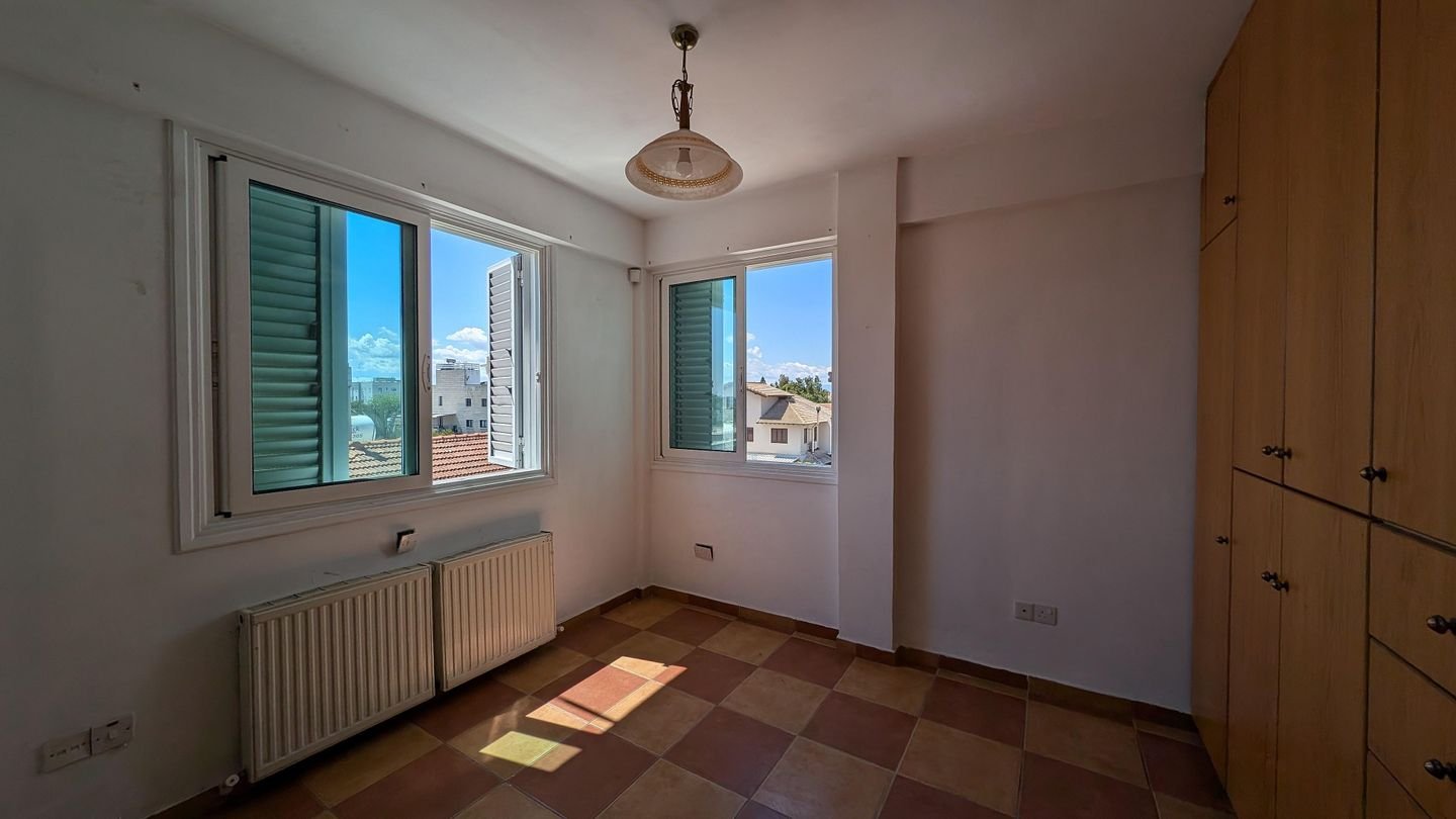 Three-storey building, located in Kaimakli, Nicosia photo 16