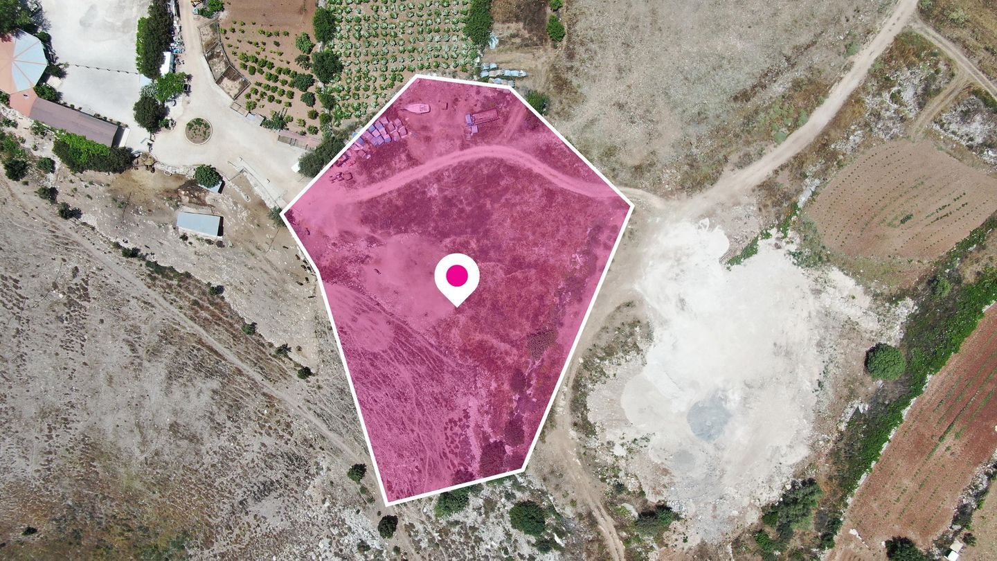 Mixed Residential/Special Protection zoned Field in Kathikas, Paphos photo 3