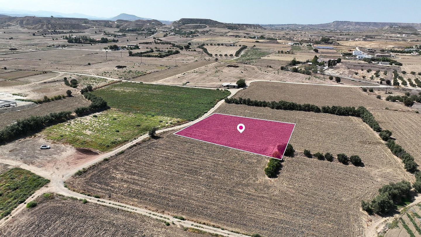 Residential field in Episkopeio , Nicosia photo 4