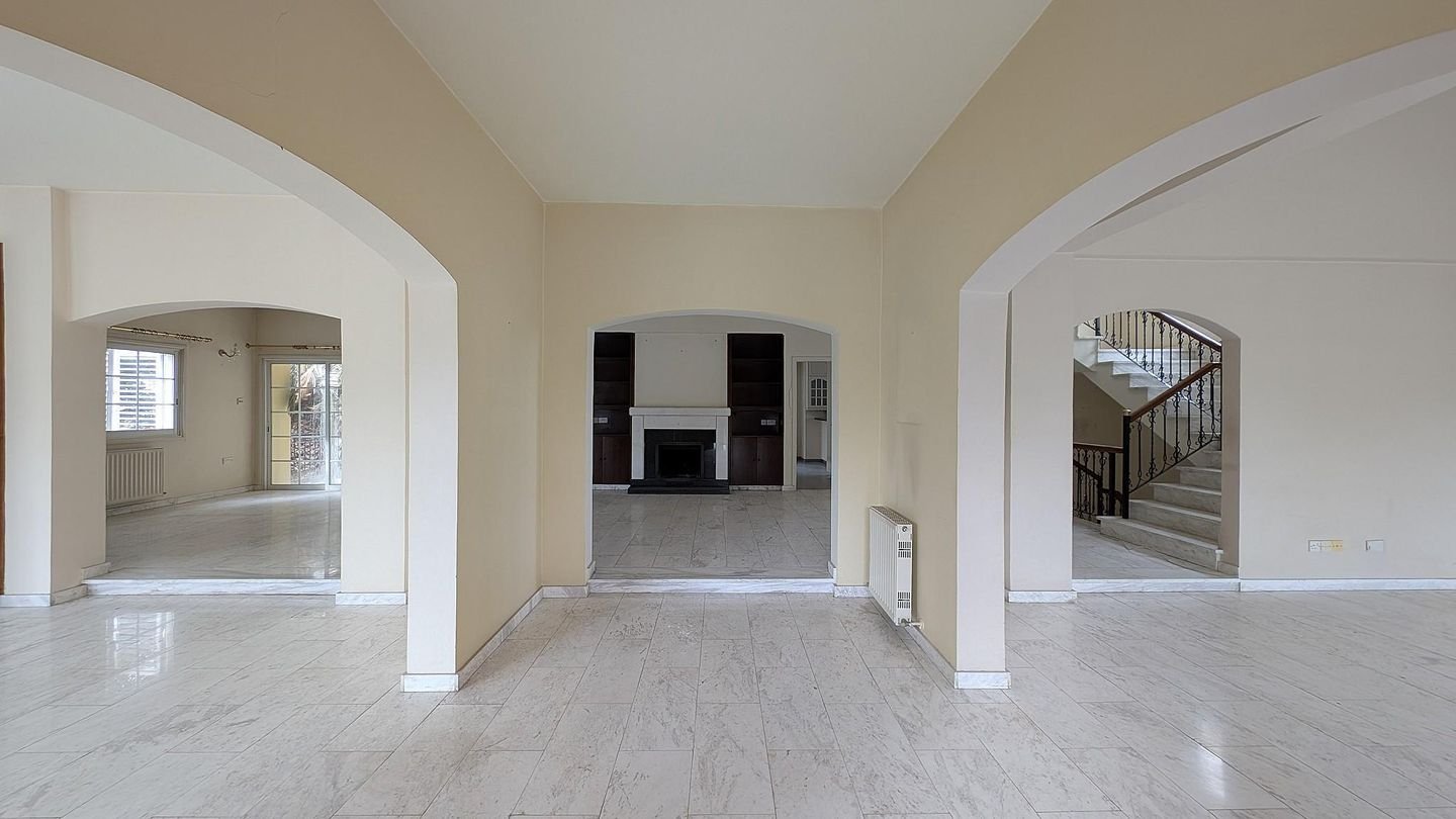 4-Bedroom Detached Villa with Pool & Loft in Egkomi, Nicosia photo 9