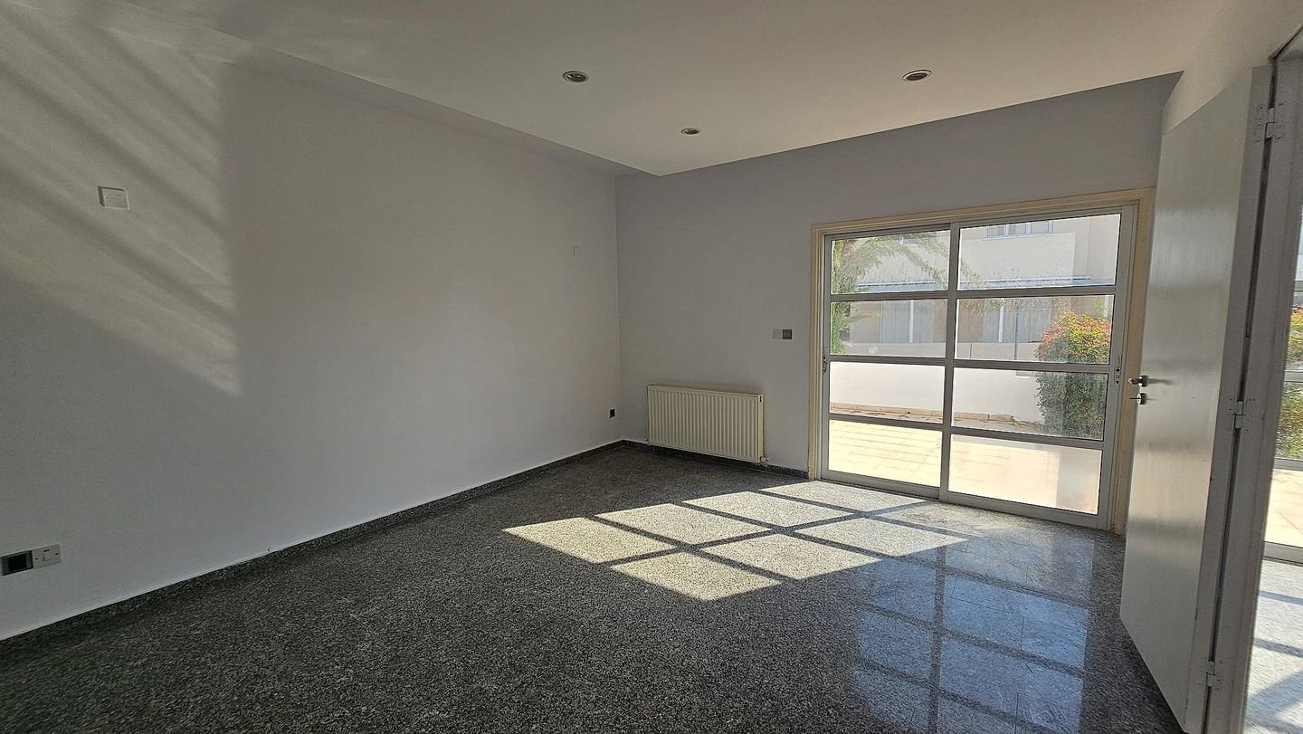 Semi-Detached 4-Bedroom House in Pano Deftera, Nicosia photo 29