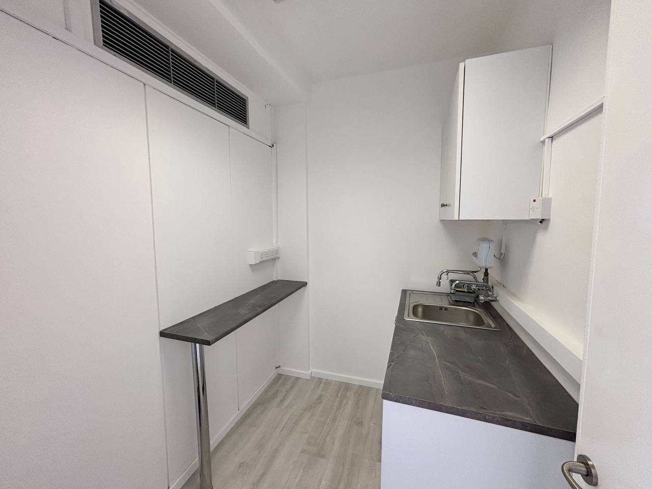 Office in Neapolis, Limassol photo 8