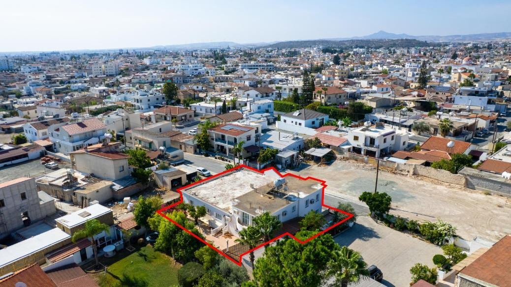 4 bedroom house in Aradippou, Larnaca photo 8