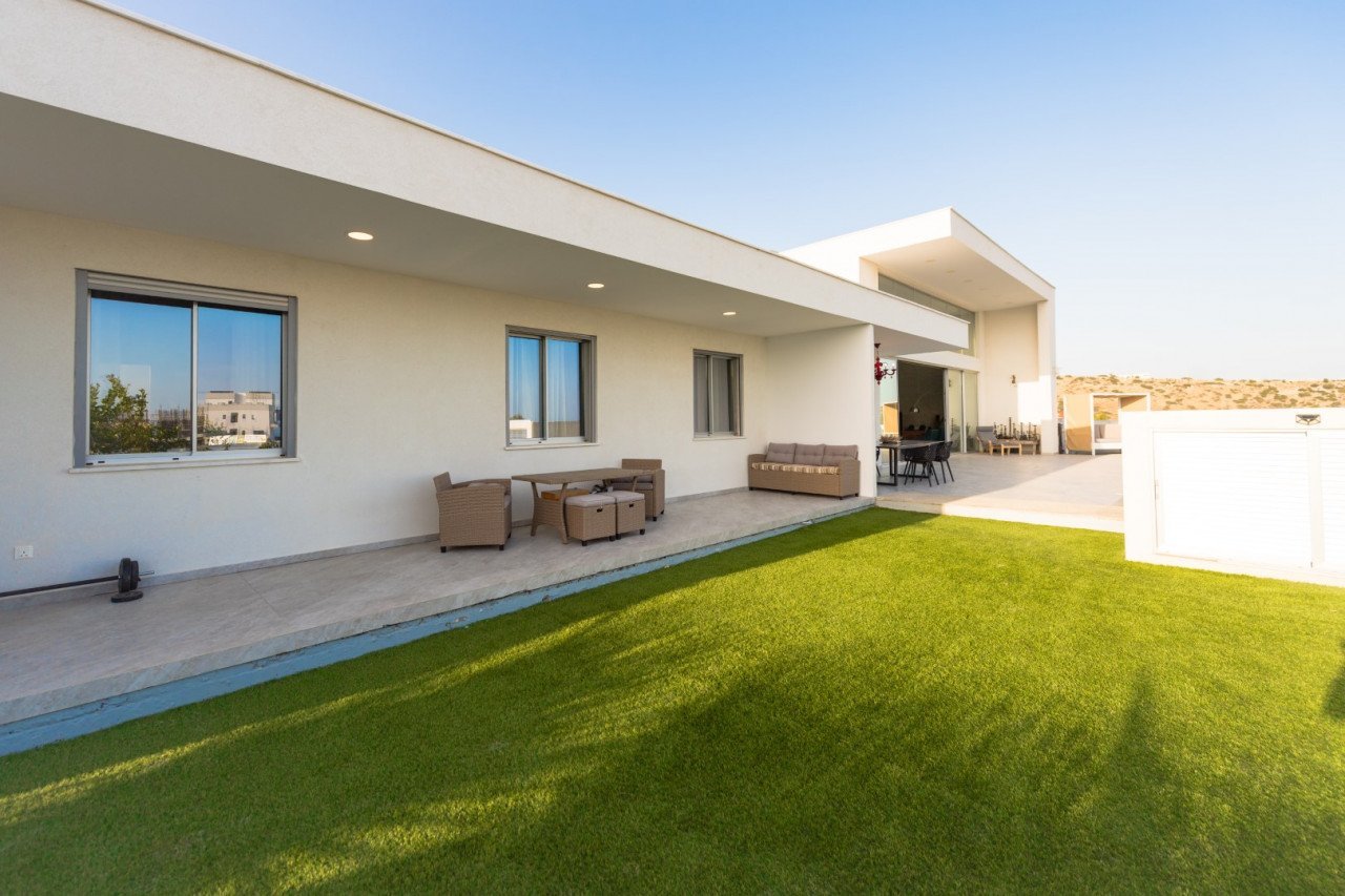 3 BR Bungalow in Agia Paraskevi, Limassol photo 15