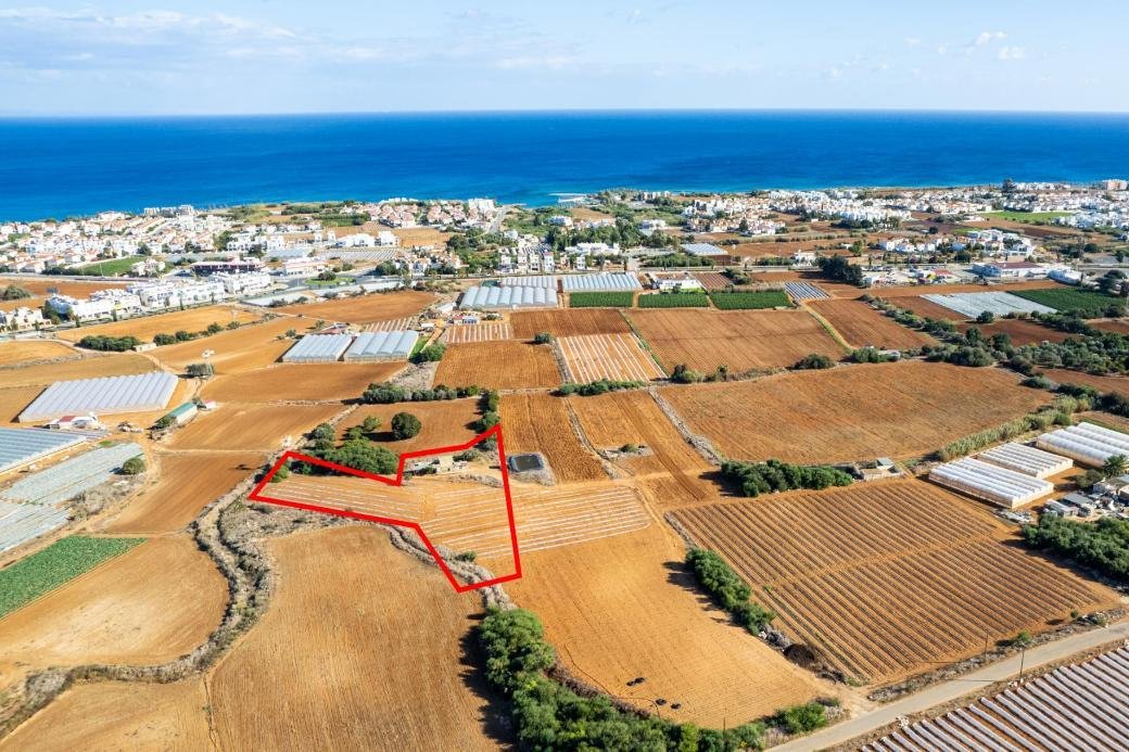 Shared residential field in Paralimni, Famagusta photo 3