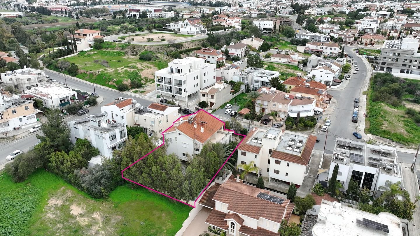 4-Bedroom Detached Villa with Pool & Loft in Egkomi, Nicosia photo 4