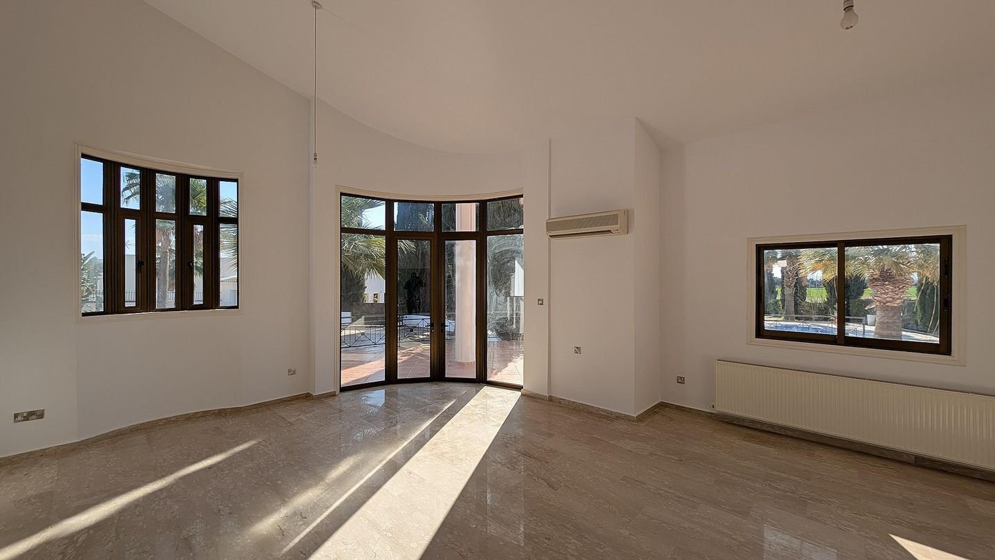 Four Bedroom Luxury Mansion with Private Pool in Pyla, Larnaca photo 17