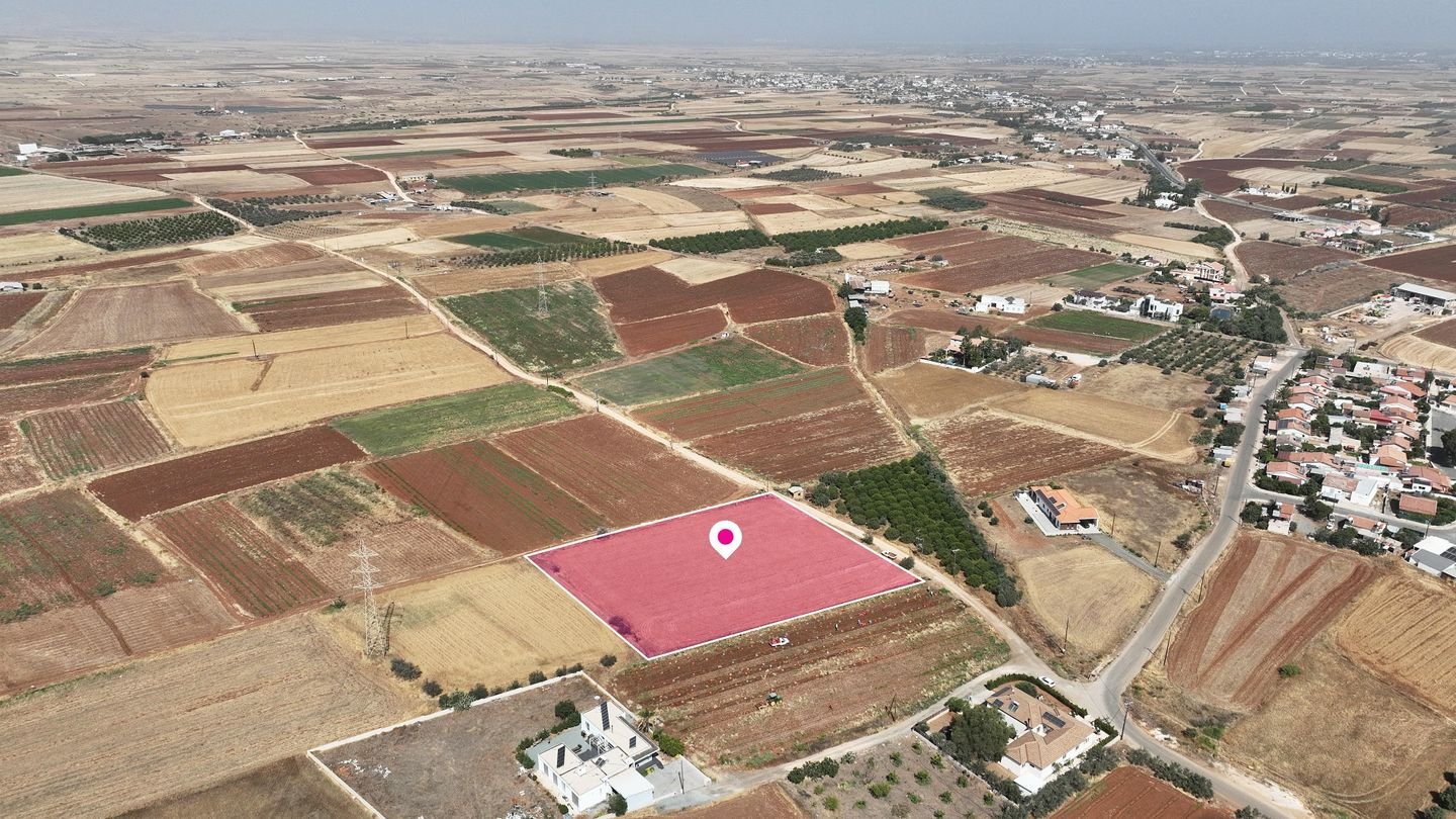 Residential field in Peristerona, Nicosia photo 1