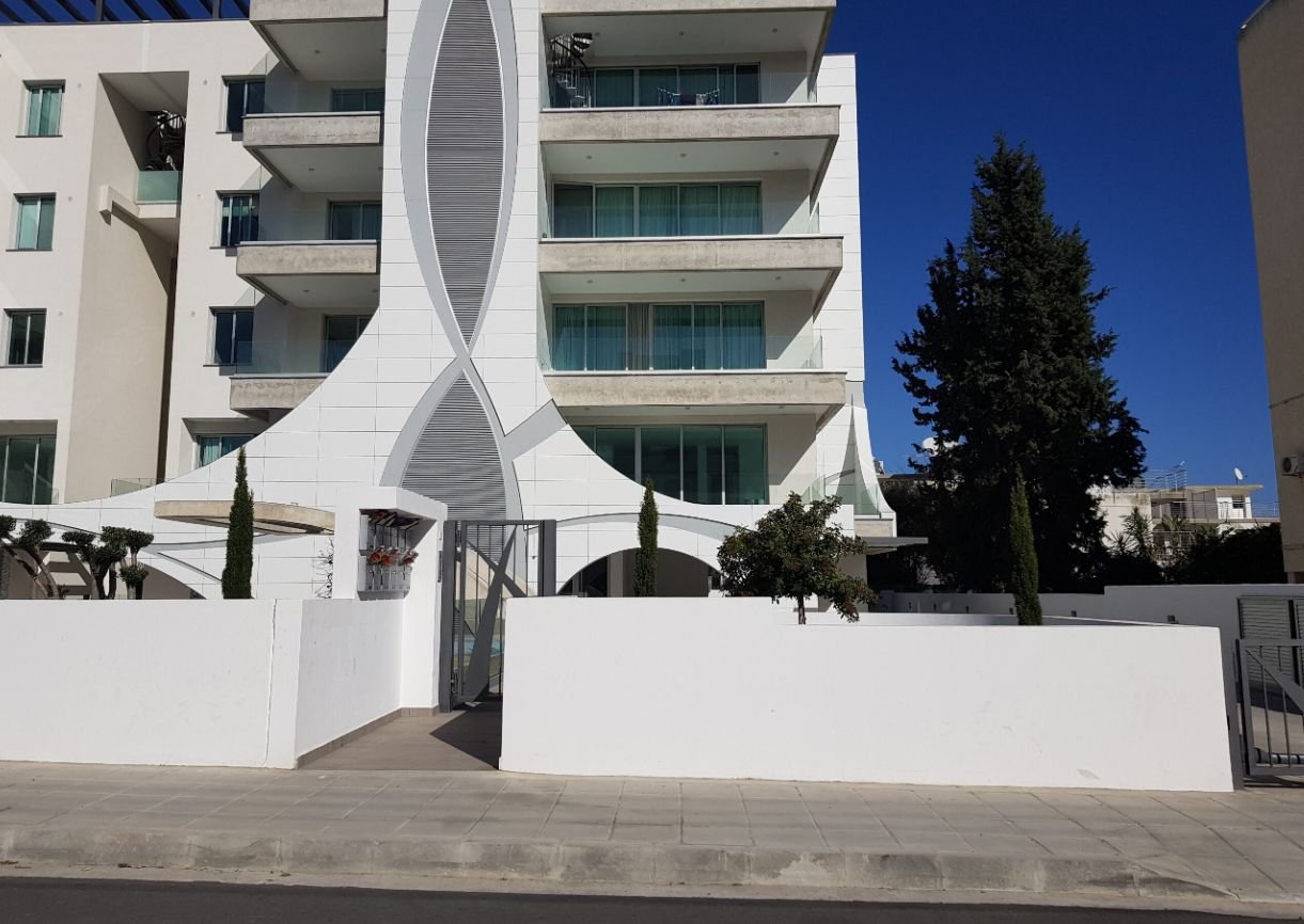 2 BR Penthouse in Germasogeia photo 23