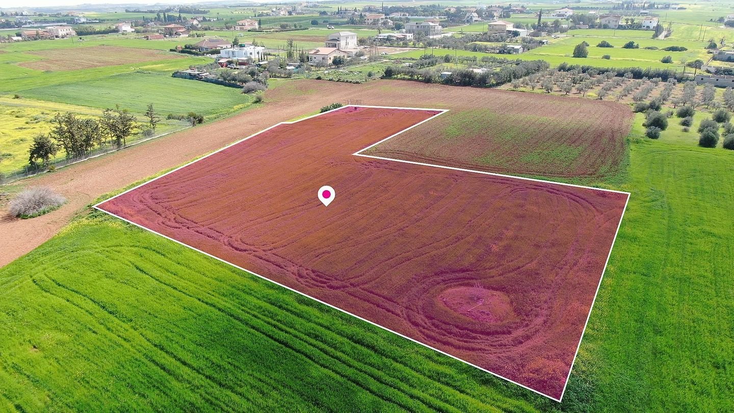 Residential field located in Agioi Trimithias, Nicosia photo 1
