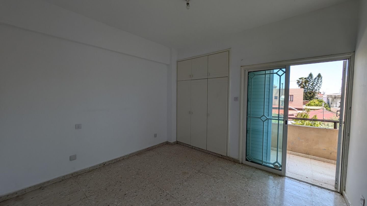 Three-storey building, located in Kaimakli, Nicosia photo 38